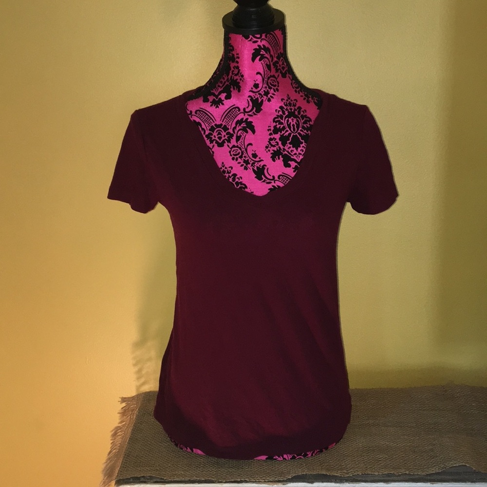 Maroon t shirt